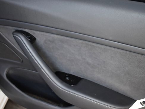 Used 2023 Tesla Model 3 Standard Range image 17