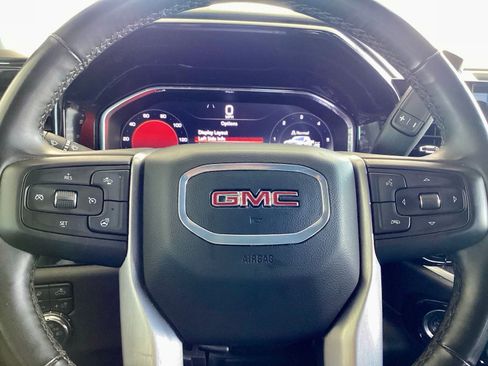 Used 2025 GMC Sierra 1500 SLT image 10