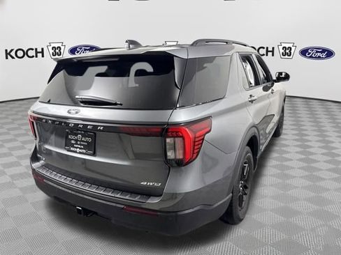 Used 2025 Ford Explorer Active image 7