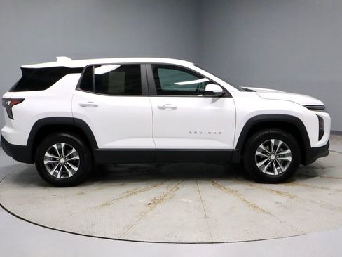 Used 2025 Chevrolet Equinox LT AWD/4WD image 12