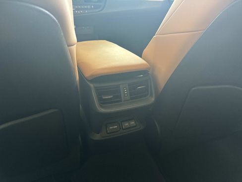 Certified 2025 Lexus ES 350 w/ Premium Package image 17