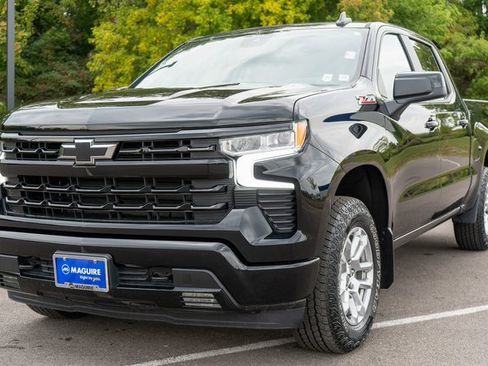 Used 2023 Chevrolet Silverado 1500 RST image 2