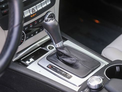 Used 2013 Mercedes-Benz C 250 Sedan image 18