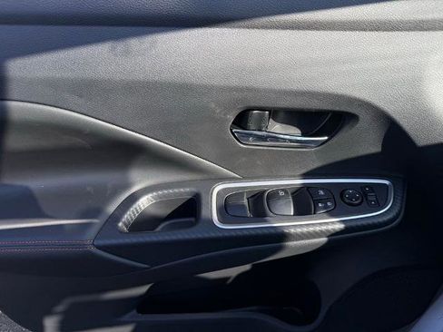 New 2025 Nissan Versa SR w/ Trunk Package image 19