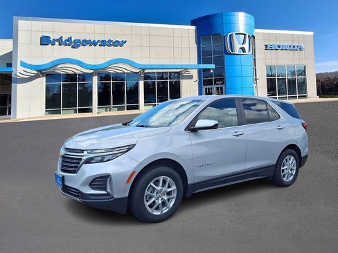 Used 2022 Chevrolet Equinox LT image 3