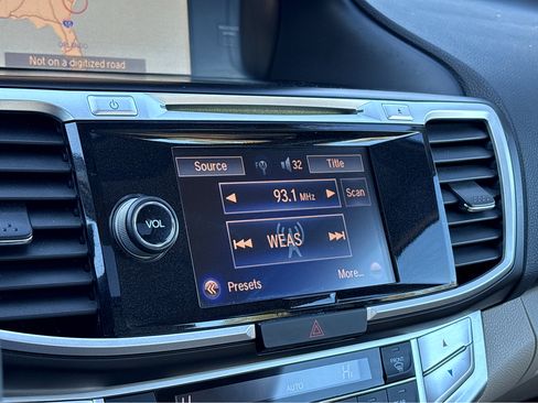 Used 2015 Honda Accord EX-L image 11