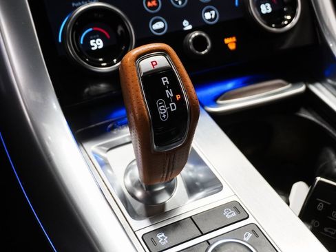 Used 2022 Land Rover Range Rover Sport SVR image 34