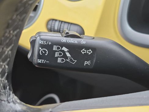Used 2012 Volkswagen Beetle 2.5 FWD image 26