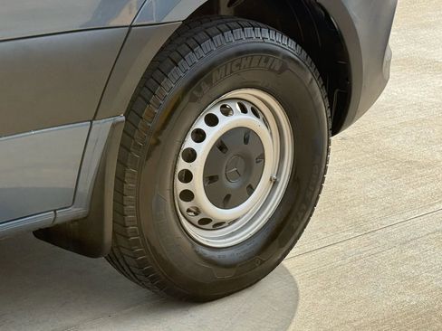 Used 2019 Mercedes-Benz Sprinter 144 image 25