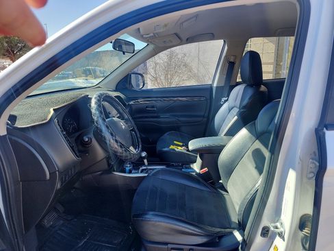 Used 2019 Mitsubishi Outlander SE image 13