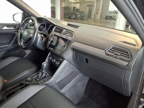 Used 2020 Volkswagen Tiguan SE R-Line AWD/4WD image 21