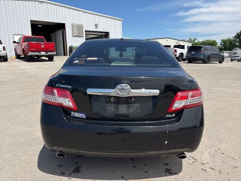 Used 2011 Toyota Camry XLE w/ XLE Extra-Value Pkg #1 FWD image 4