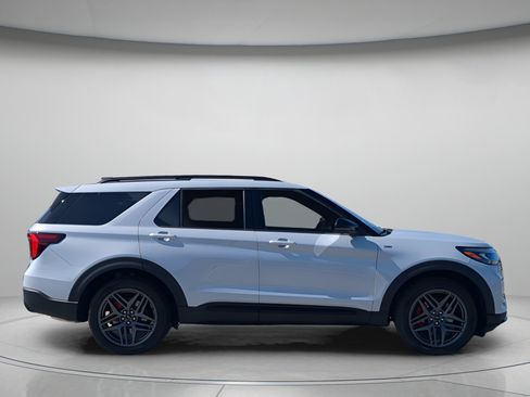 New 2026 Ford Explorer ST-Line image 41