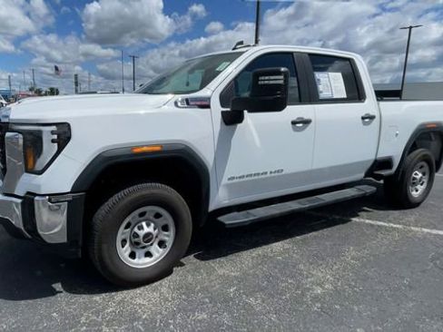 Used 2024 GMC Sierra 2500 Pro AWD/4WD image 6