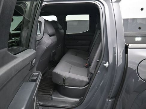 Certified 2025 Toyota Tacoma SR5 w/ SR5 Upgrade Package AWD/4WD image 31
