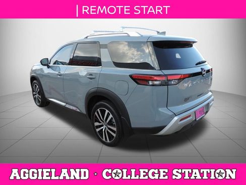 Used 2024 Nissan Pathfinder Platinum FWD image 6
