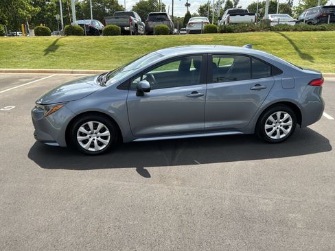 Used 2025 Toyota Corolla LE FWD image 7