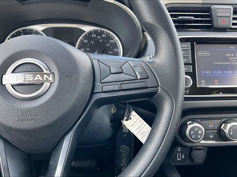 Used 2023 Nissan Versa S FWD image 11