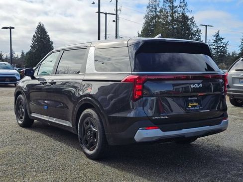 New 2026 Kia Carnival FWD image 3