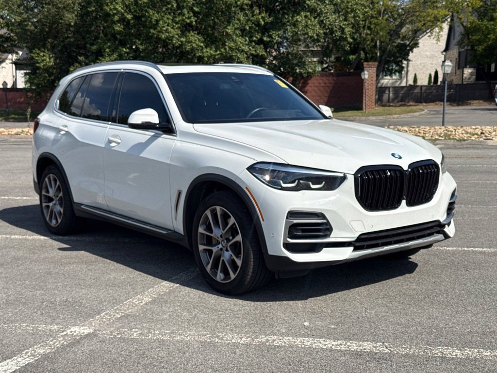 Used 2023 BMW X5 xDrive40i AWD/4WD image 3
