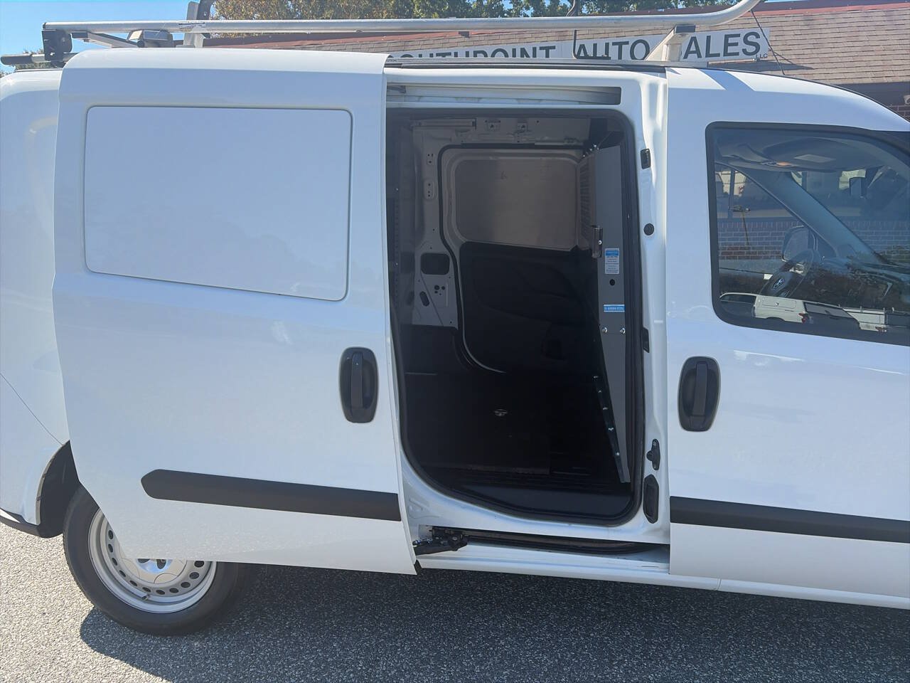 Used 2022 RAM ProMaster City Tradesman FWD image 17