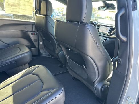 New 2026 Chrysler Pacifica Select image 43