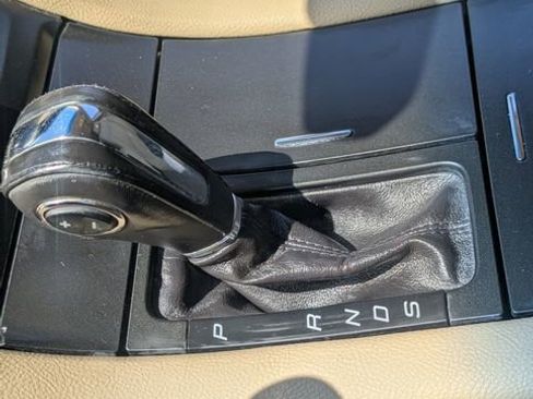 Used 2015 Ford Taurus SEL w/ Equipment Group 201A FWD image 23