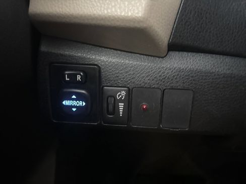 Used 2014 Toyota Corolla LE image 14