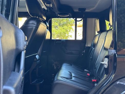 Used 2014 Jeep Wrangler Altitude image 14