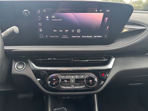 Used 2025 Buick Envista Sport Touring image 18