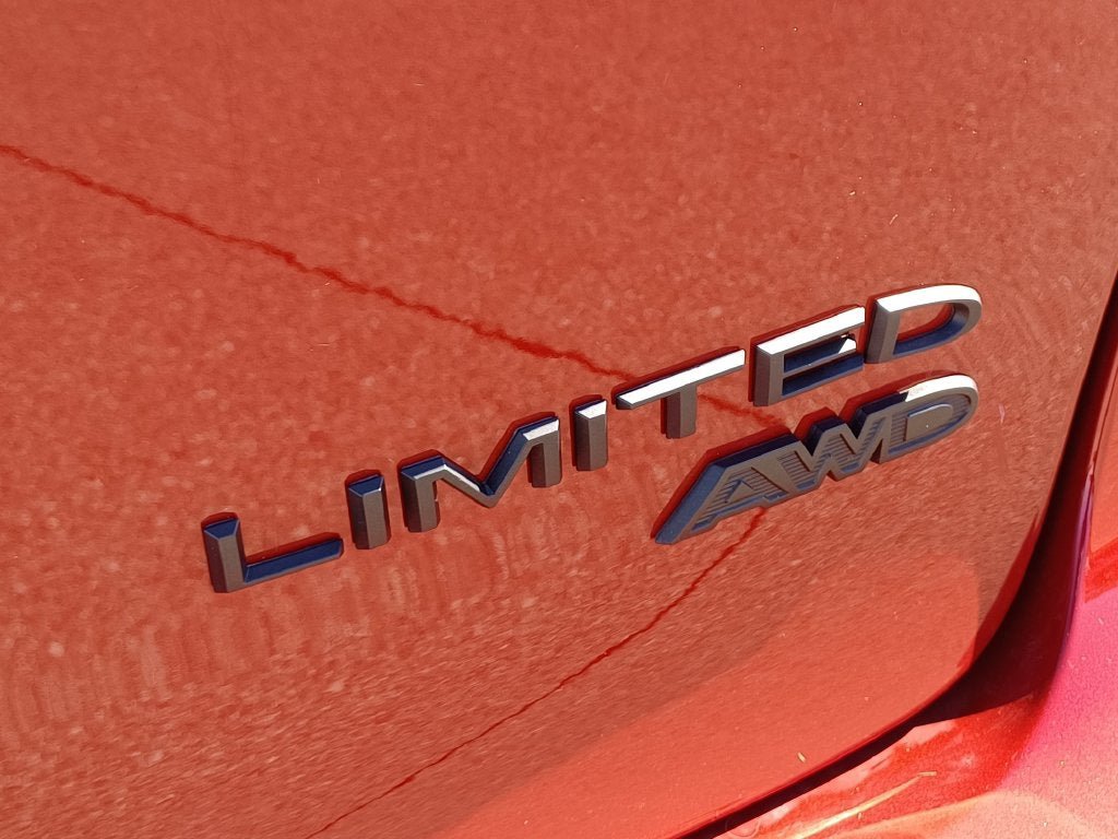 New 2027 Chrysler Pacifica Limited w/ Family Tech Group AWD/4WD image 33