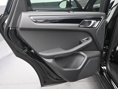 New 2026 Porsche Macan image 21