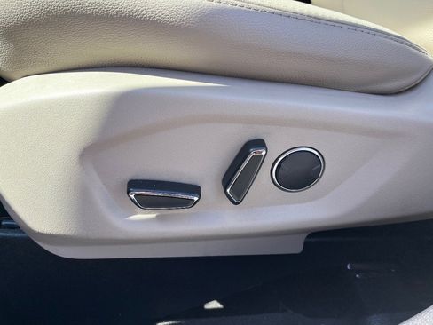 Used 2018 Ford Explorer Limited FWD image 26