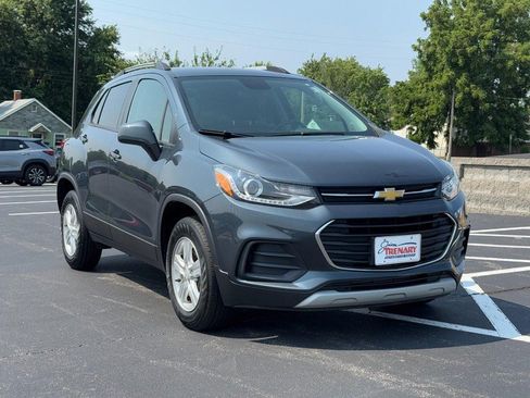 Used 2022 Chevrolet Trax LT w/ Driver Confidence Package AWD/4WD image 2
