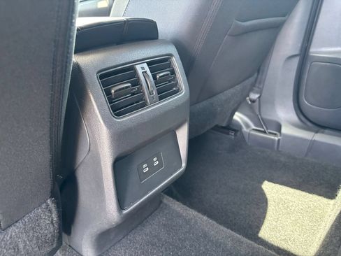 Used 2025 Nissan Rogue SV FWD image 24