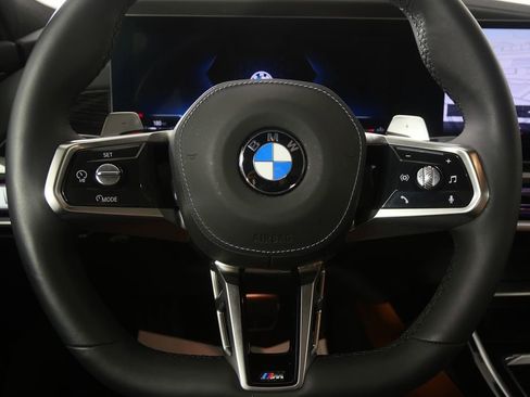 Certified 2025 BMW 740i image 22