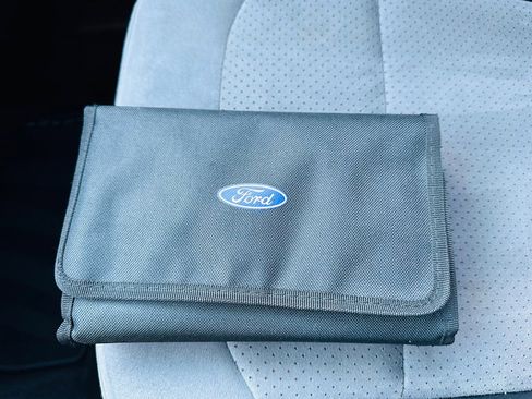 Used 2017 Ford Explorer XLT w/ Equipment Group 202A image 34