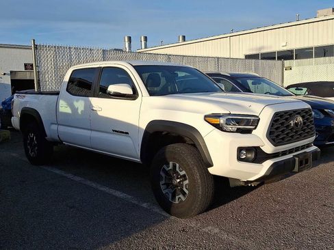 Used 2023 Toyota Tacoma TRD Off-Road image 2