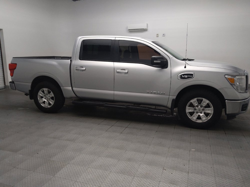 Used 2017 Nissan Titan SV RWD image 11