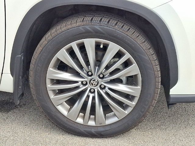Used 2020 Toyota Highlander Platinum AWD/4WD image 6