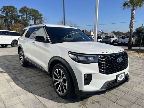 New 2026 Ford Explorer ST-Line w/ Premium Package RWD image 8