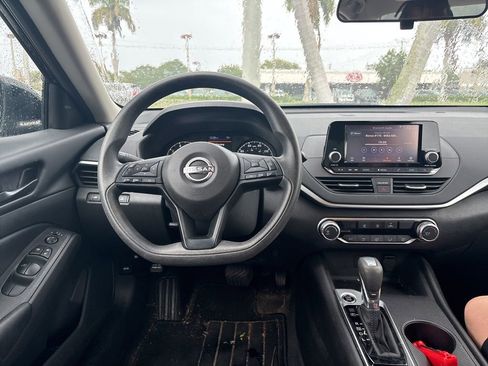 Certified 2023 Nissan Altima 2.5 S image 3