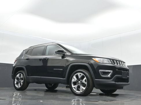 Used 2018 Jeep Compass Limited w/ Navigation Group AWD/4WD image 26