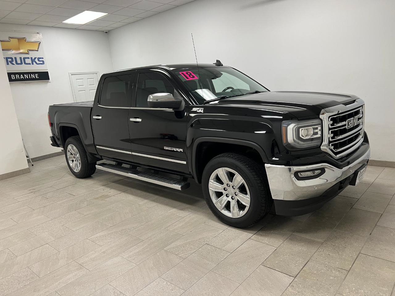Used 2018 GMC Sierra 1500 SLT AWD/4WD image 3