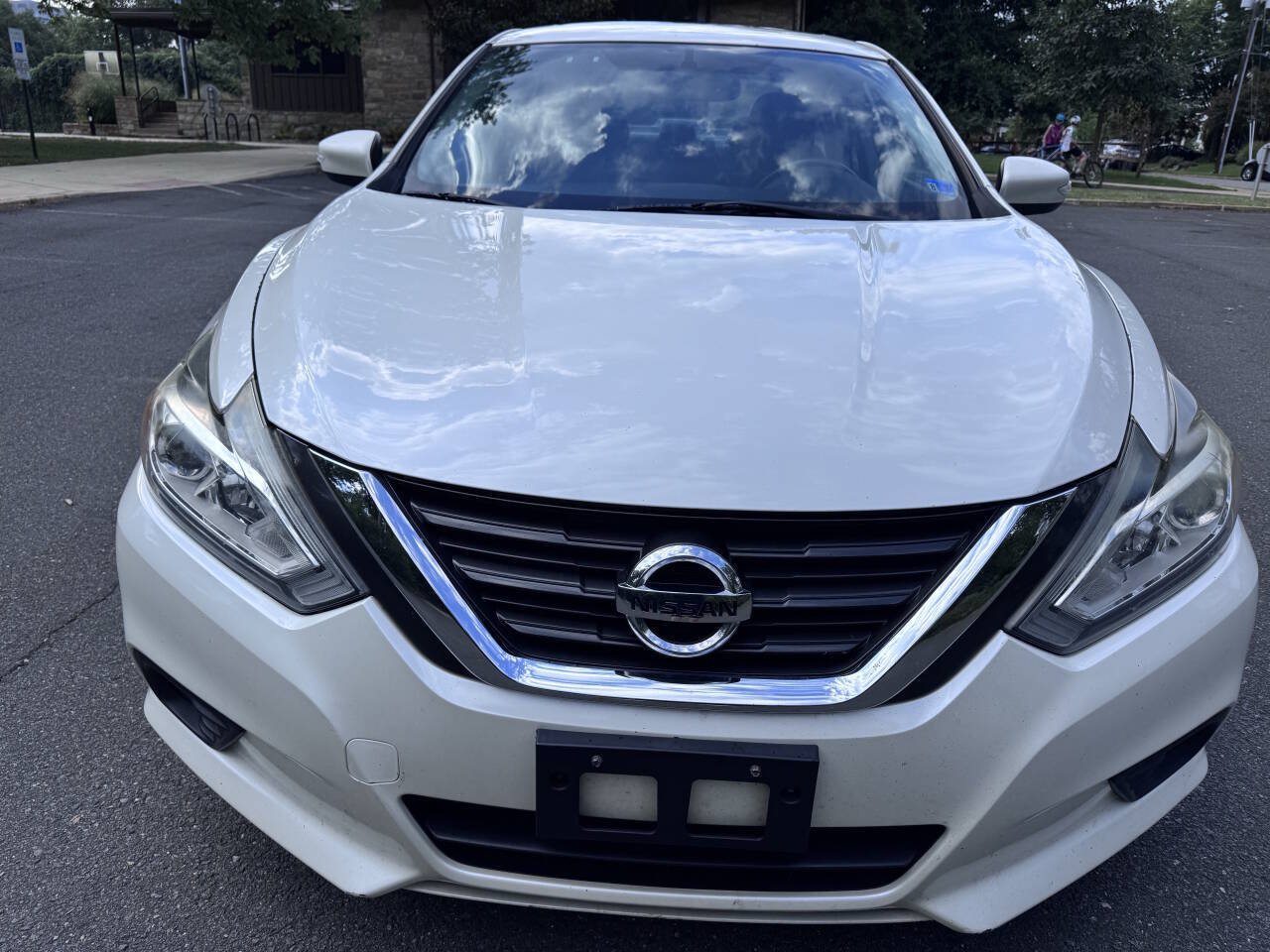 Used 2016 Nissan Altima 2.5 SV w/ Convenience Package FWD image 8