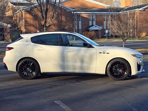 Used 2022 Maserati Levante GT image 7