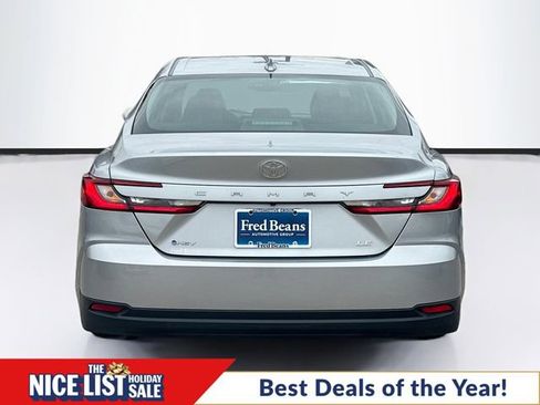 Used 2025 Toyota Camry LE image 7