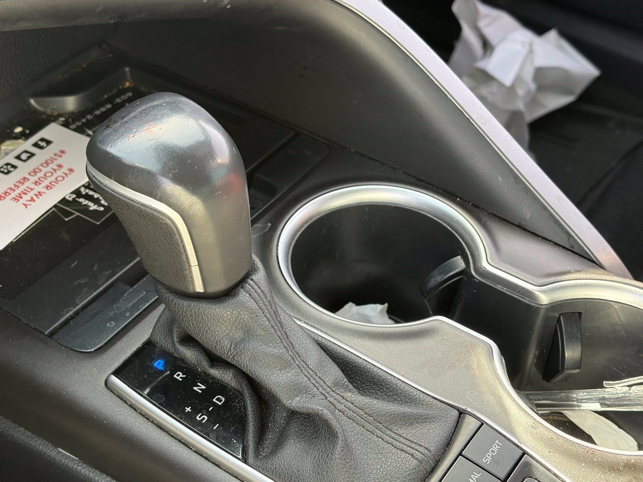 Used 2022 Toyota Camry XLE w/ Illuminated Package 3 (TMS) FWD image 9