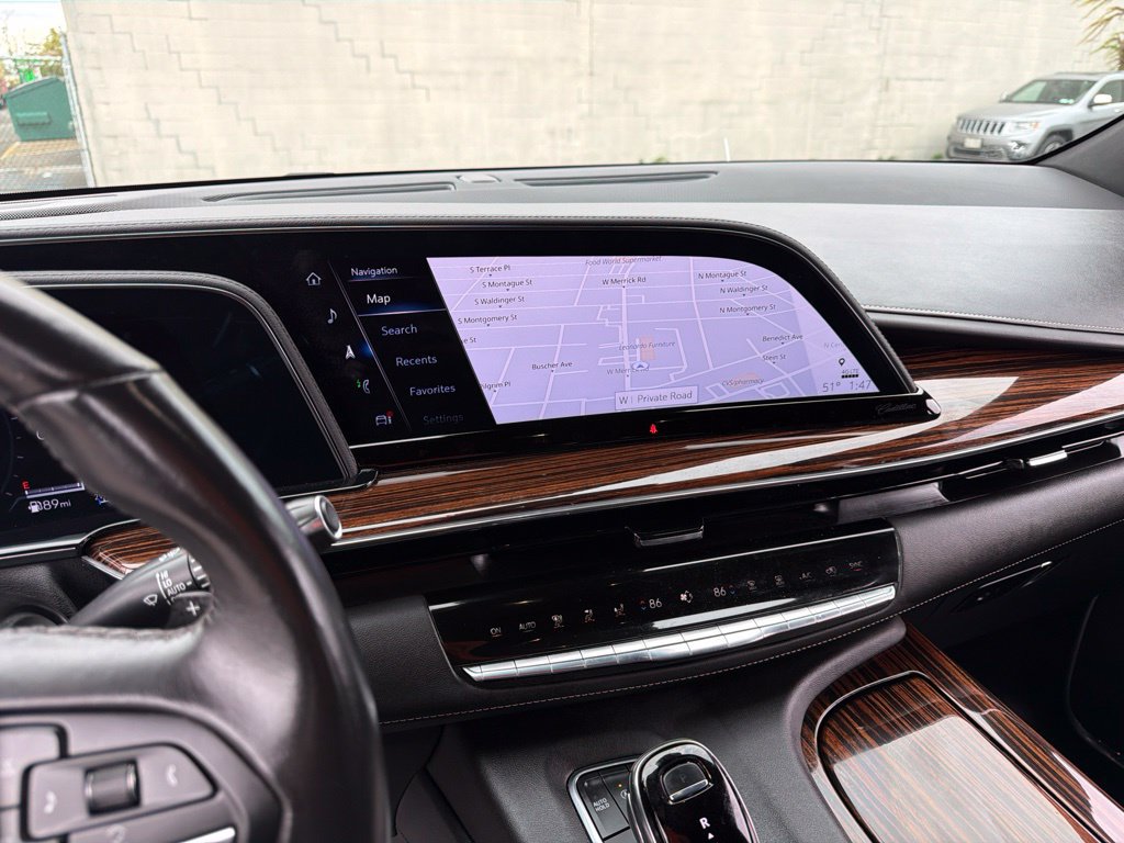 Used 2023 Cadillac Escalade Luxury AWD/4WD image 43