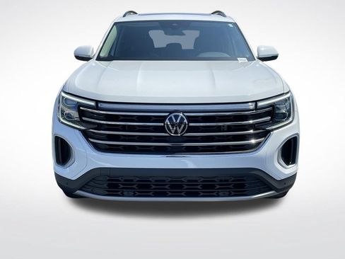 Used 2024 Volkswagen Atlas SE w/ Panoramic Sunroof Package FWD image 9